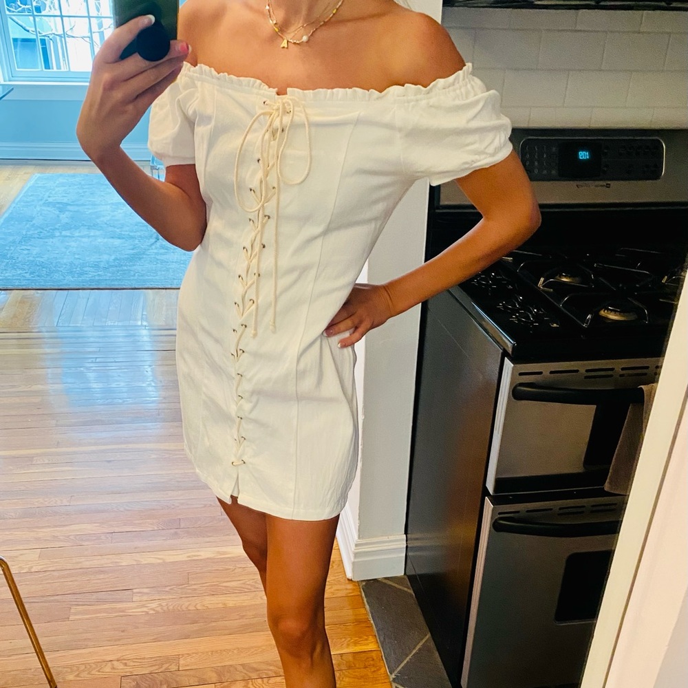 Mixology - White Lace Up Dress